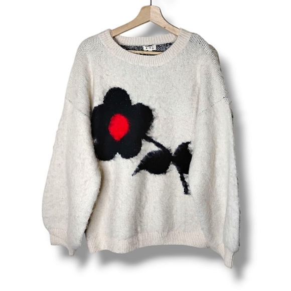 Pol Chunky Eyelash Knit Sweater | Oversized Floral Graphic Pullover - Picture 1 of 7